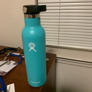 Hydro flask wine bottle Tiffany blue